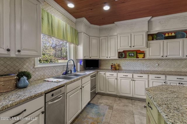 6145 Wirtz Road, Flowood, MS 39232