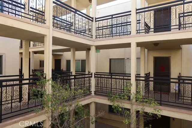 1236 N Columbus 16, Glendale, CA 91202