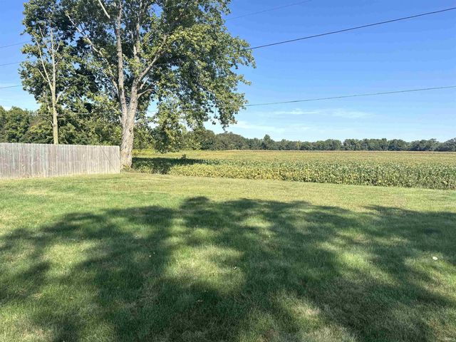 822 N Walnut Hills, Crawfordsville, IN 47933