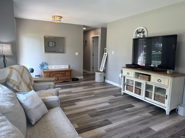 822 N Walnut Hills, Crawfordsville, IN 47933