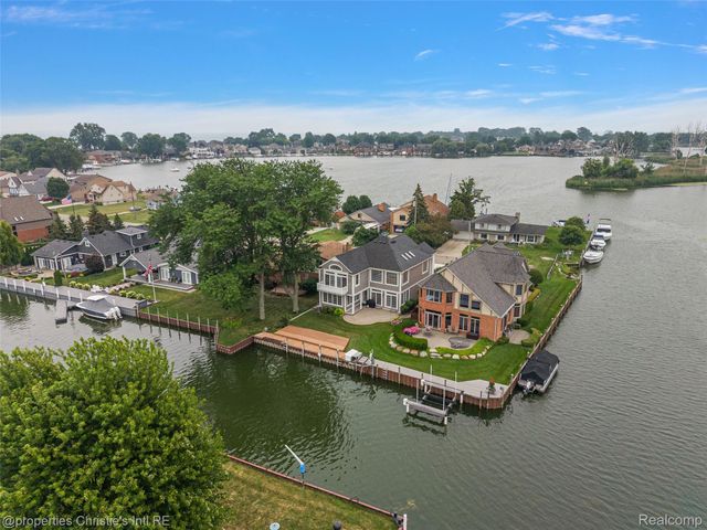 31975 Riverdale Street, Harrison Charter Township, MI 48045
