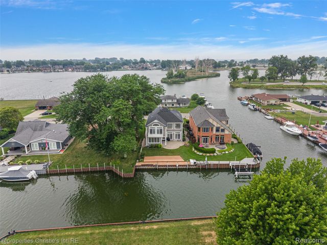 31975 Riverdale Street, Harrison Charter Township, MI 48045