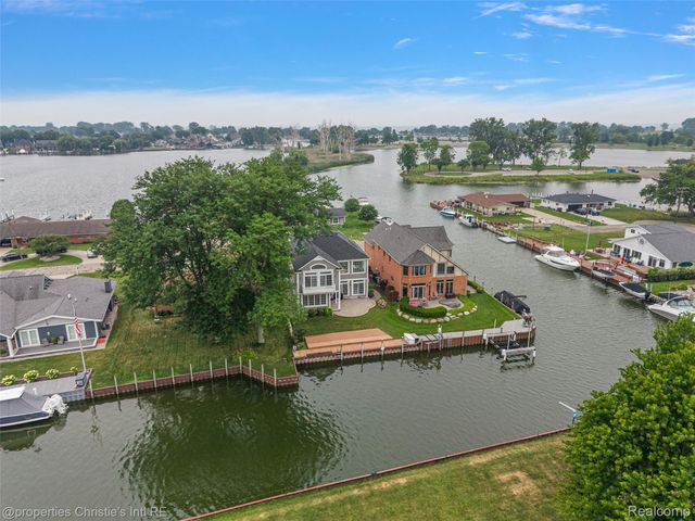 31975 Riverdale Street, Harrison Charter Township, MI 48045