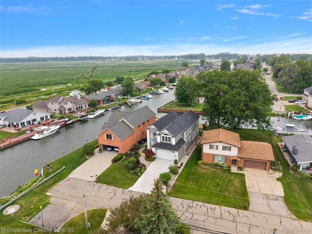 31975 Riverdale Street, Harrison Charter Township, MI 48045