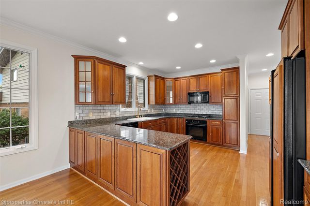 31975 Riverdale Street, Harrison Charter Township, MI 48045