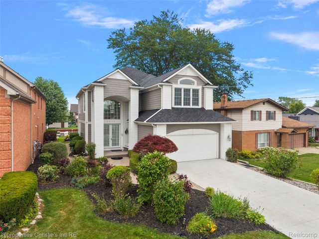 31975 Riverdale Street, Harrison Charter Township, MI 48045