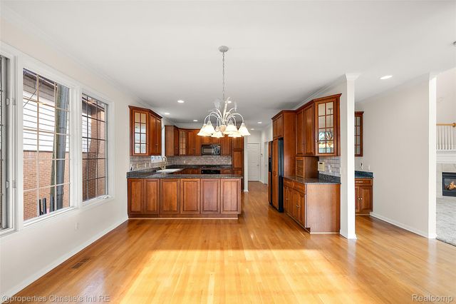31975 Riverdale Street, Harrison Charter Township, MI 48045