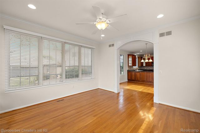 31975 Riverdale Street, Harrison Charter Township, MI 48045