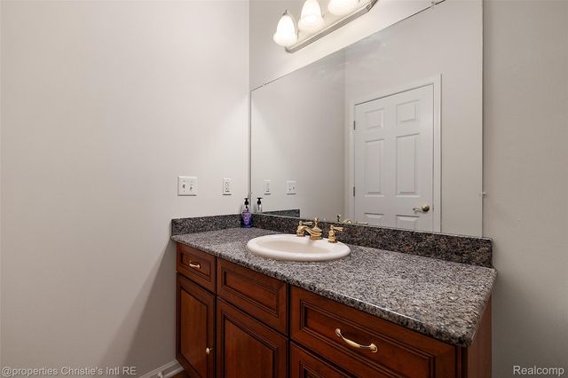 31975 Riverdale Street, Harrison Charter Township, MI 48045