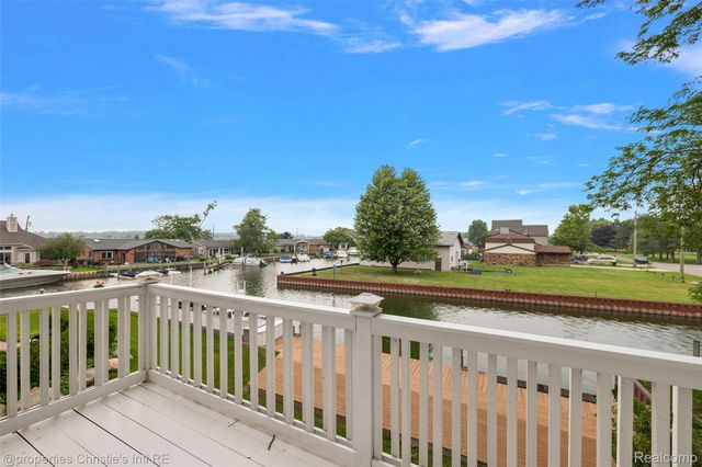 31975 Riverdale Street, Harrison Charter Township, MI 48045