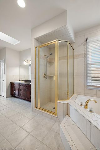 31975 Riverdale Street, Harrison Charter Township, MI 48045