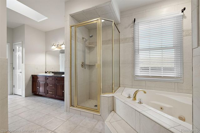 31975 Riverdale Street, Harrison Charter Township, MI 48045