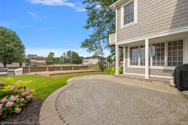 31975 Riverdale Street, Harrison Charter Township, MI 48045