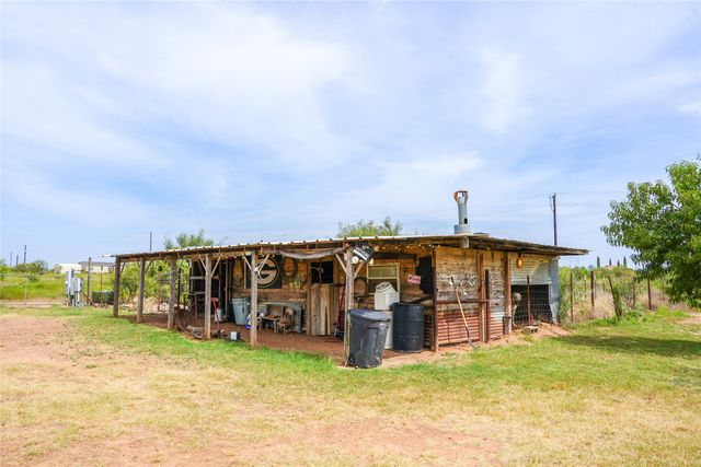 2267 County Road 414, Brady, TX 76825