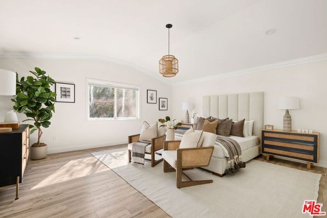 24364 Crestlawn Street, Woodland Hills, CA 91367