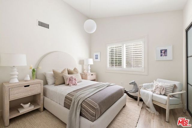 24364 Crestlawn Street, Woodland Hills, CA 91367