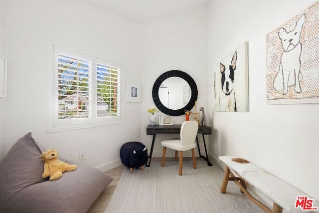 24364 Crestlawn Street, Woodland Hills, CA 91367