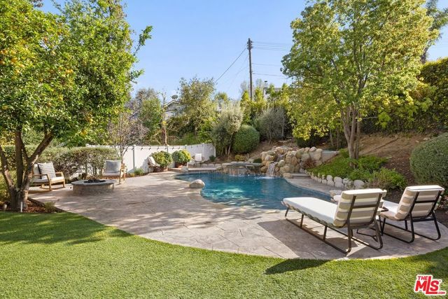 24364 Crestlawn Street, Woodland Hills, CA 91367