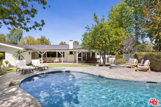 24364 Crestlawn Street, Woodland Hills, CA 91367