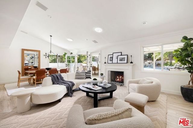 24364 Crestlawn Street, Woodland Hills, CA 91367