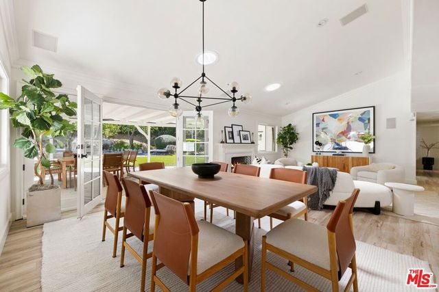 24364 Crestlawn Street, Woodland Hills, CA 91367