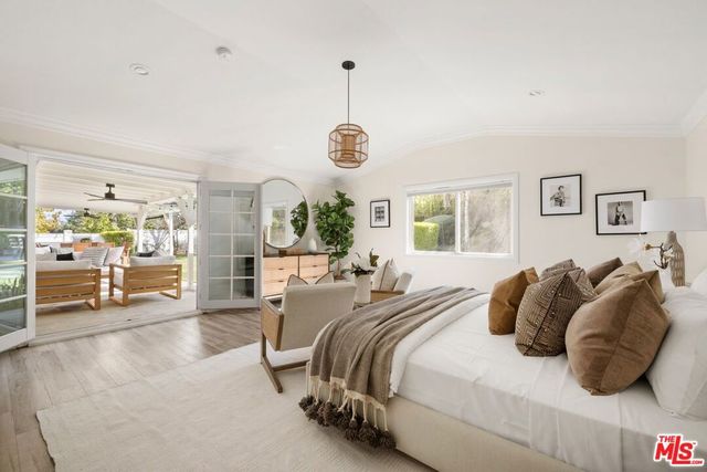 24364 Crestlawn Street, Woodland Hills, CA 91367