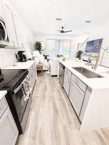 410 FELTRIM RESERVE BOULEVARD, Davenport, FL 33837