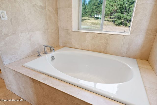 2953 E Badger RD, Harrison, ID 83833