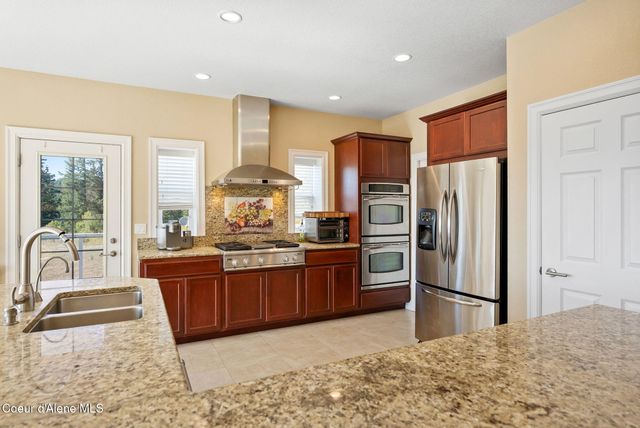 2953 E Badger RD, Harrison, ID 83833