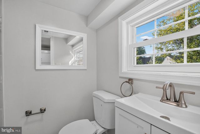 6204 AUTH RD, Suitland, MD 20746