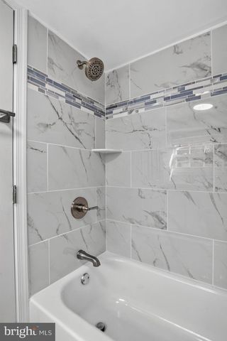6204 AUTH RD, Suitland, MD 20746
