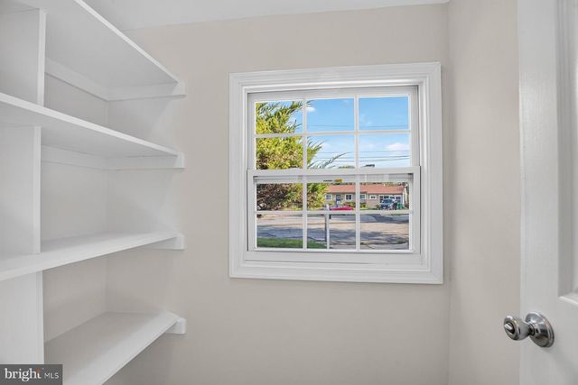 6204 AUTH RD, Suitland, MD 20746