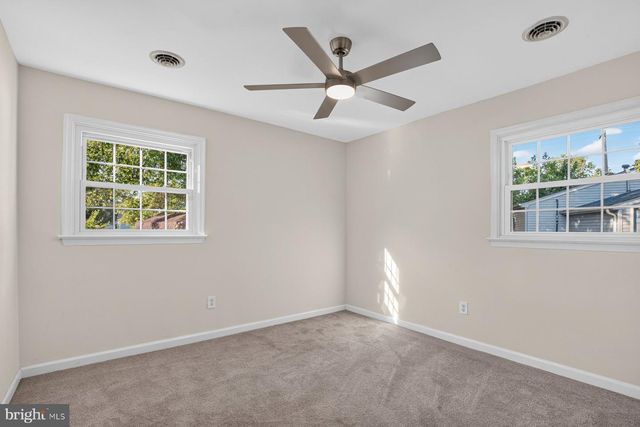 6204 AUTH RD, Suitland, MD 20746