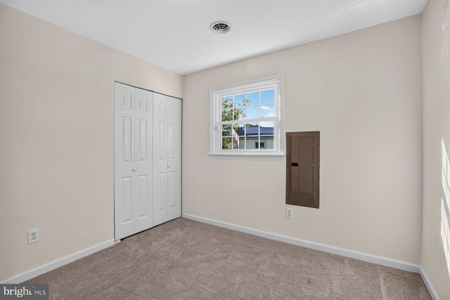 6204 AUTH RD, Suitland, MD 20746