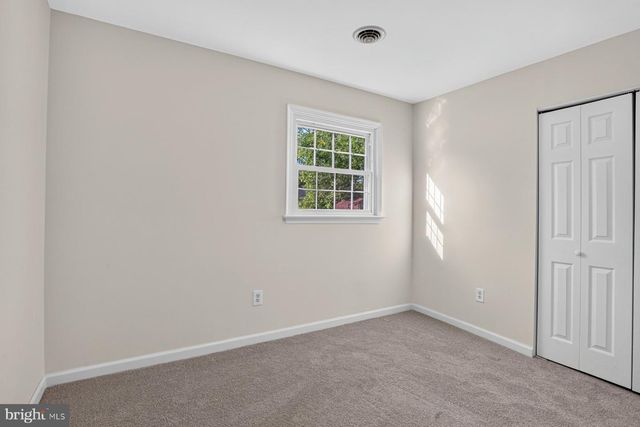 6204 AUTH RD, Suitland, MD 20746