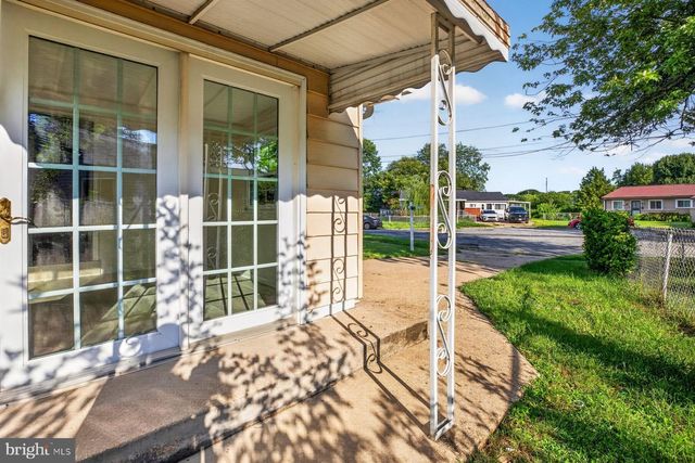 6204 AUTH RD, Suitland, MD 20746