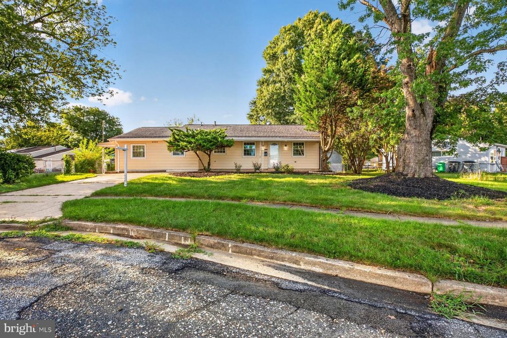 6204 AUTH RD, Suitland, MD 20746