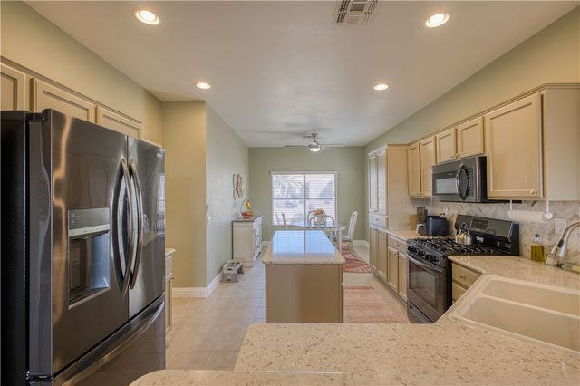 2348 Shooting Star Drive, Bullhead City, AZ 86442