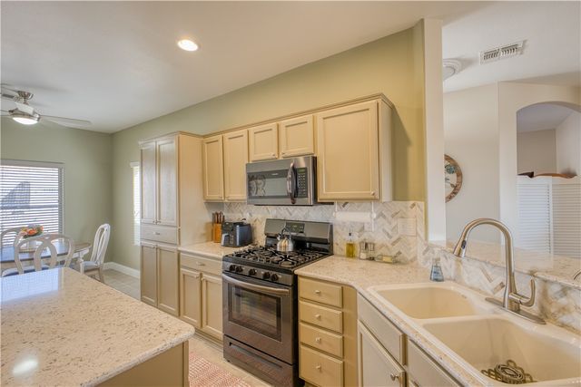 2348 Shooting Star Drive, Bullhead City, AZ 86442