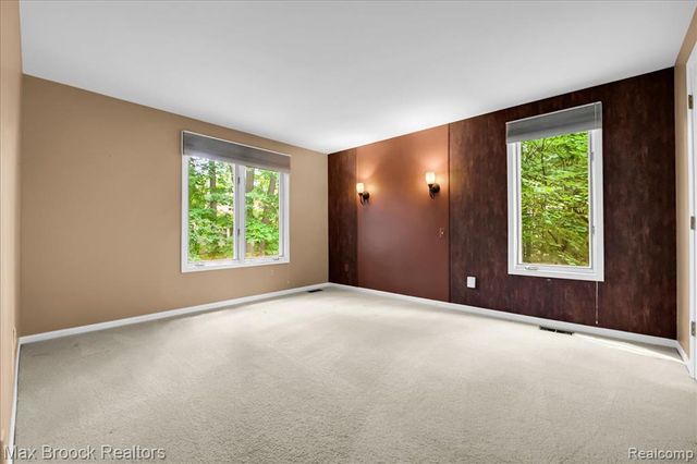 1180 Glenpointe Court, Bloomfield Hills, MI 48304
