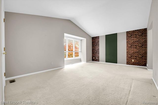 1180 Glenpointe Court, Bloomfield Hills, MI 48304