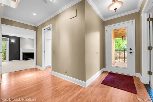 1180 Glenpointe Court, Bloomfield Hills, MI 48304
