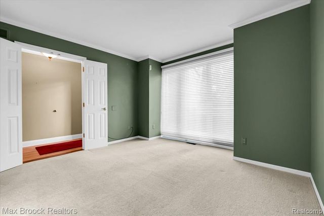 1180 Glenpointe Court, Bloomfield Hills, MI 48304