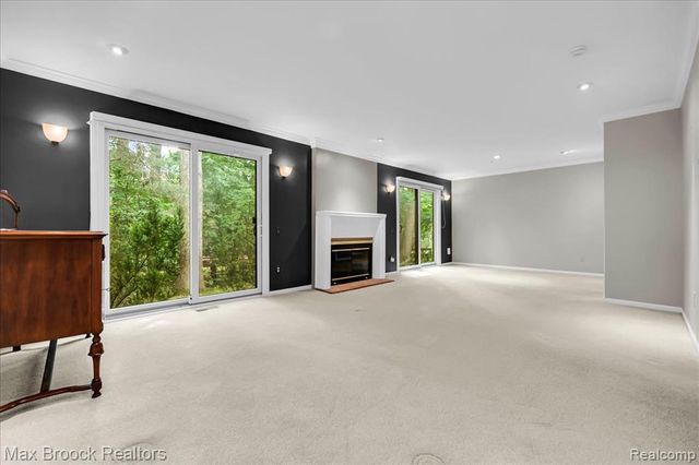 1180 Glenpointe Court, Bloomfield Hills, MI 48304