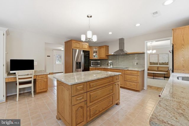 17288 PICKWICK DR, Purcellville, VA 20132