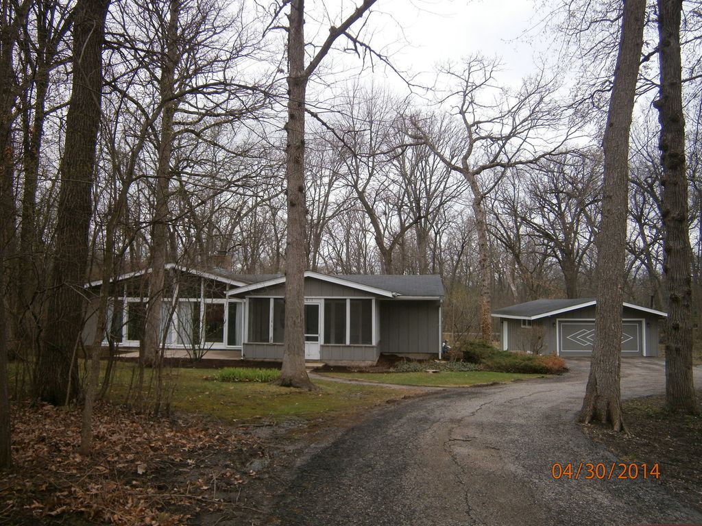 471 S Saint Marys Road, Mettawa, IL 60048