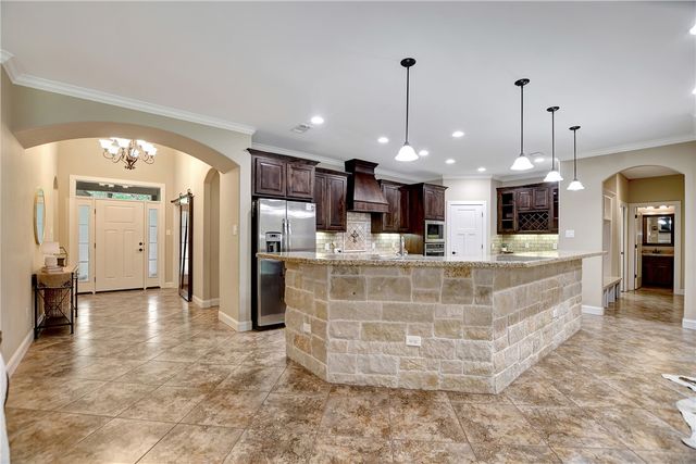 1196 Evelyn Court, Franklin, TX 77856