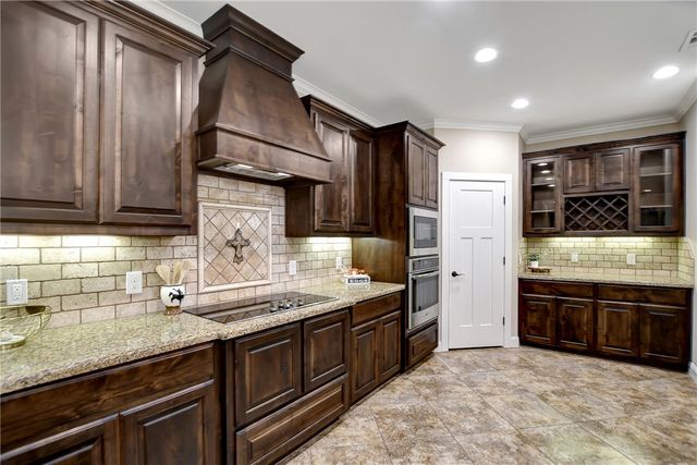 1196 Evelyn Court, Franklin, TX 77856