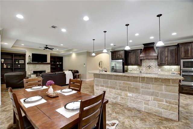 1196 Evelyn Court, Franklin, TX 77856