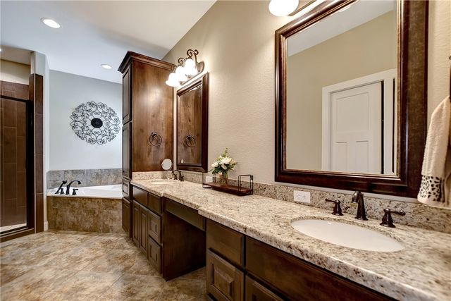 1196 Evelyn Court, Franklin, TX 77856